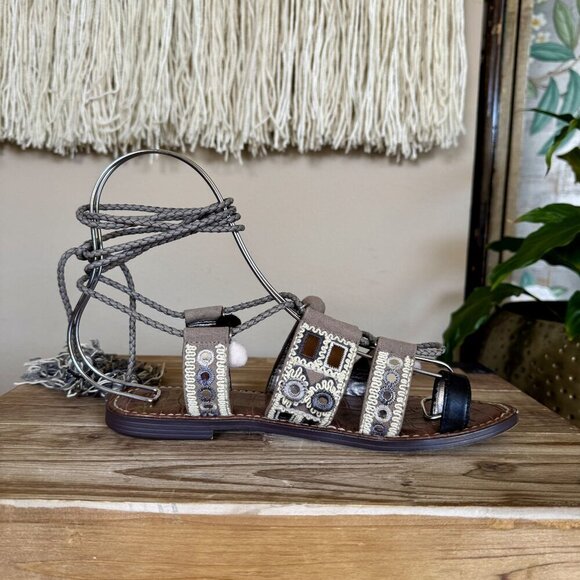 Sam Edelman Gretchen Gray Silver Ankle Wrap Tassel Gladiator Flat Sandal Size 7 - Picture 9 of 17